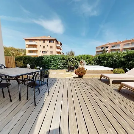 Bel De Standing Avec Jardin